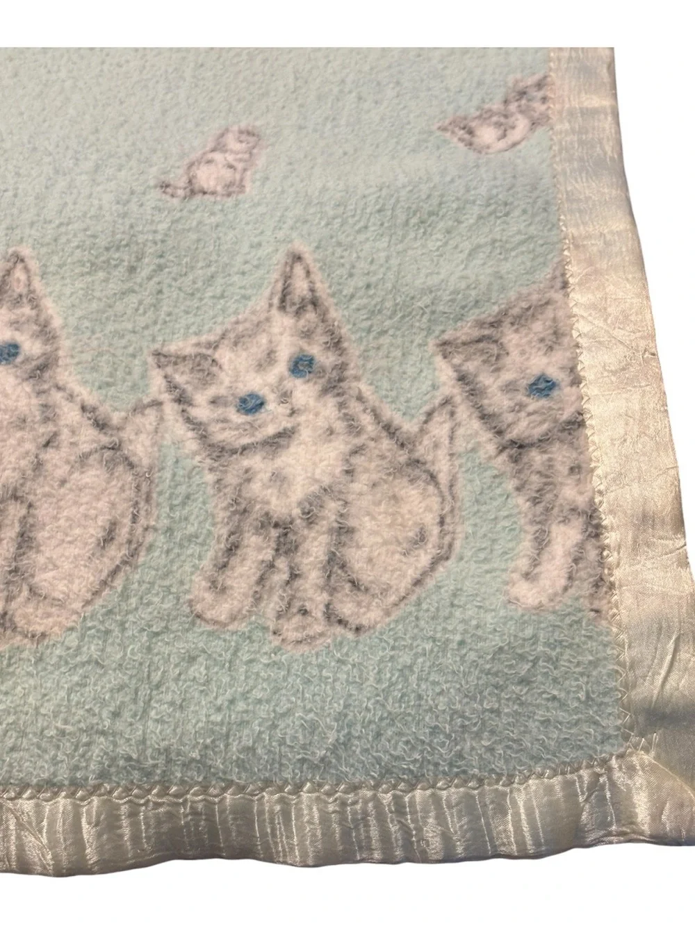 Vintage Green Baby Blanket Gray White Kitten Cats Blue Eyes Satin Trim Nursery